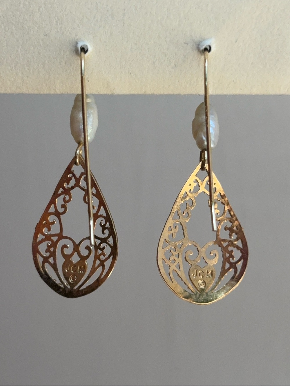 14k Gold Vintage Rice Pearl Filigree Heart Dangle Hook Earrings - Picture 6 of 7